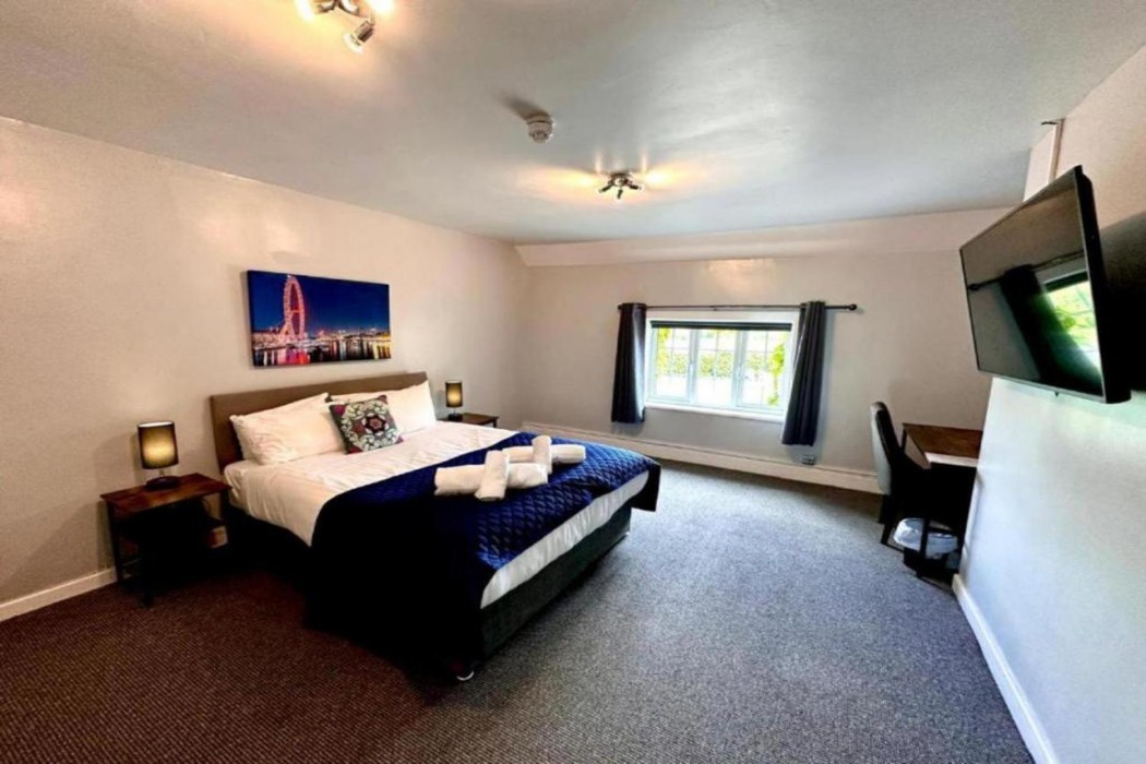 Room at Dancenter Birmingham Airport Near NEC, KENILWORTH