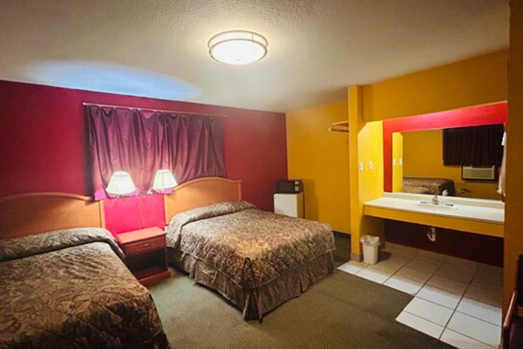 Relax Inn By OYO Sulphur Hwy 90 11/17