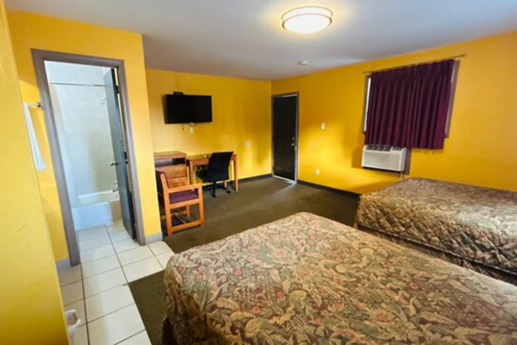 Relax Inn By OYO Sulphur Hwy 90 12/17