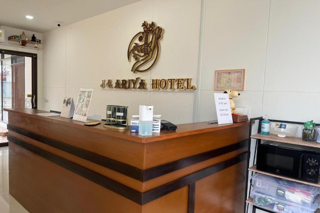J & Ariya Hotel by ZUZU 12/52