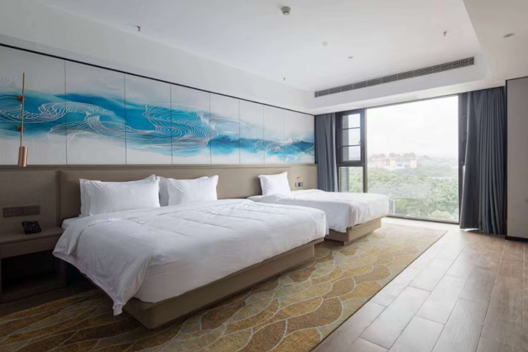 Days Hotel by Wyndham Xishuangbanna Jinghong 8/25