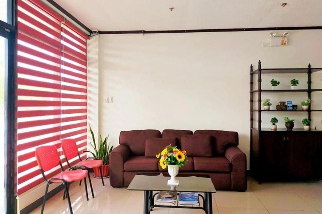 EC Hotel near Laoag Airport by ZUZU 21/34