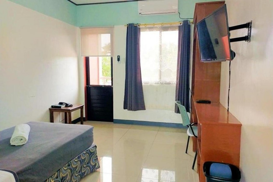 EC Hotel near Laoag Airport by ZUZU 11/34
