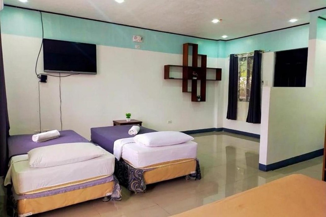 EC Hotel near Laoag Airport by ZUZU 10/34