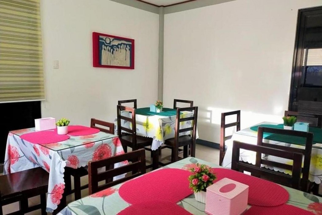 EC Hotel near Laoag Airport by ZUZU 22/34
