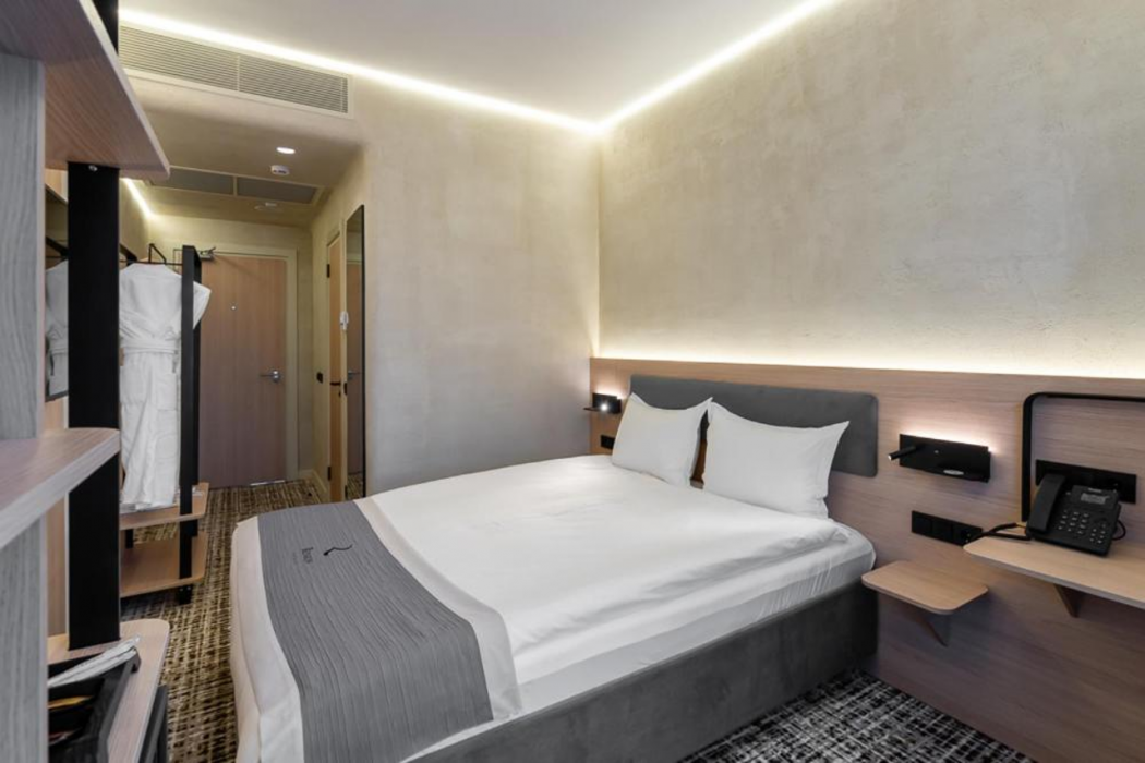 Renion Almaty Hotel 9/23