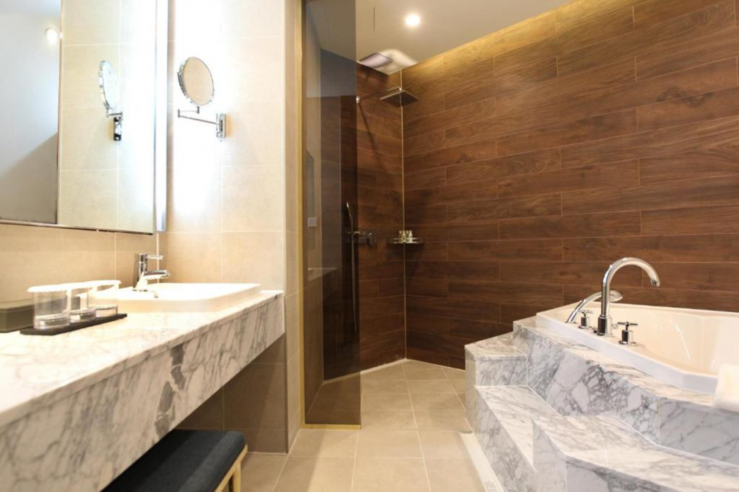 Centum Premier Hotel 9/11