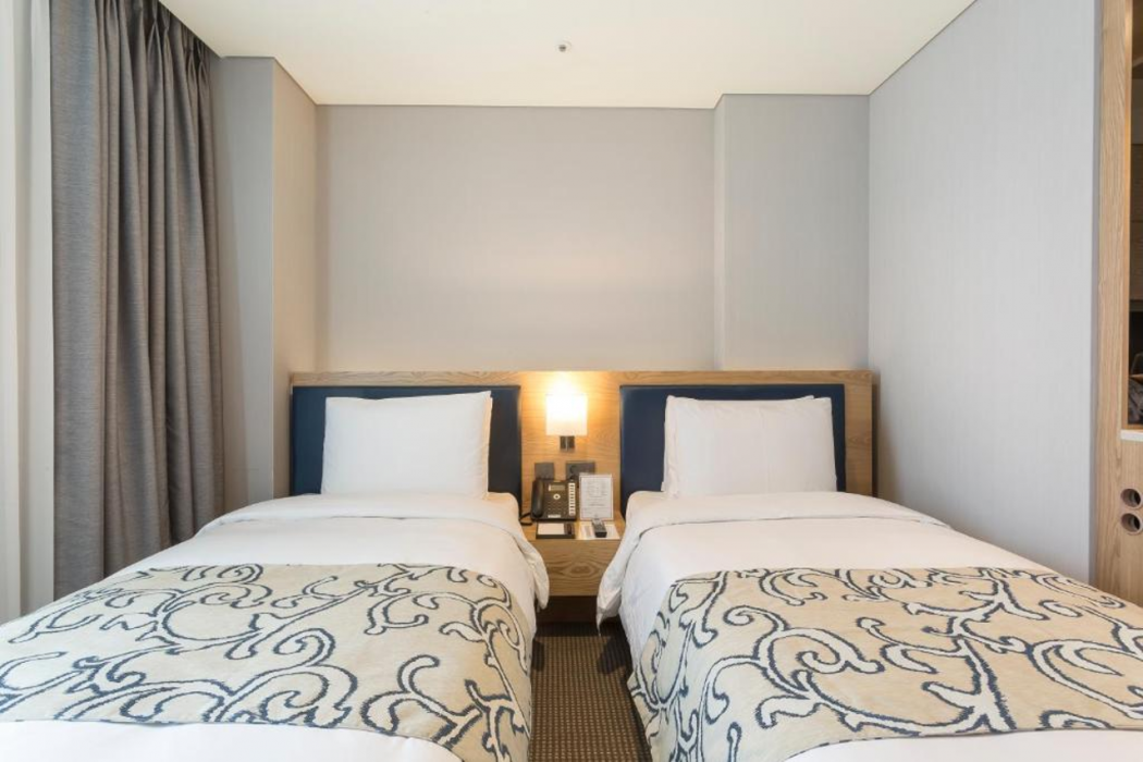 Centum Premier Hotel 7/11
