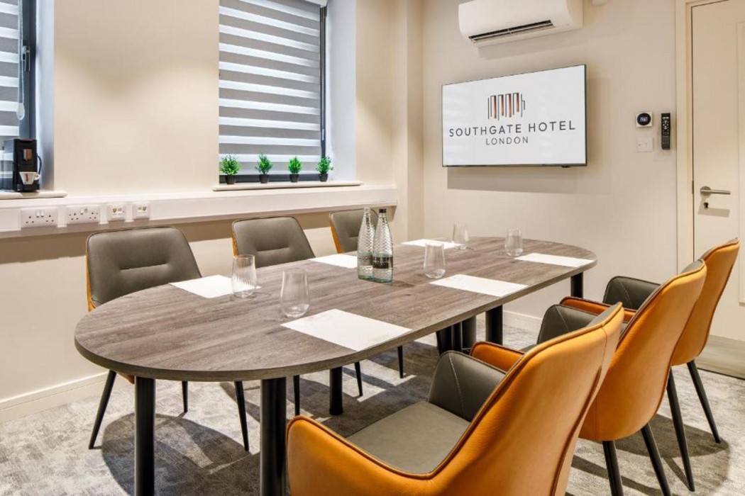 Southgate Hotel London 22/40
