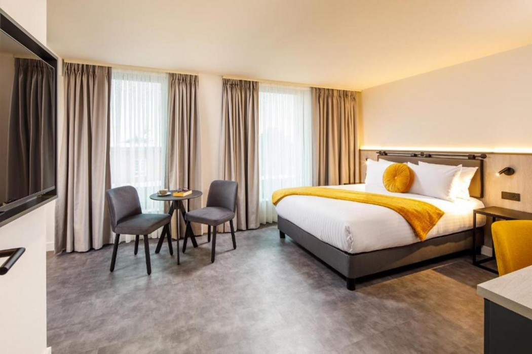 Southgate Hotel London 14/40