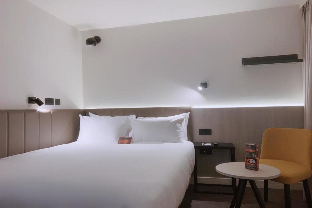 Southgate Hotel London 9/40
