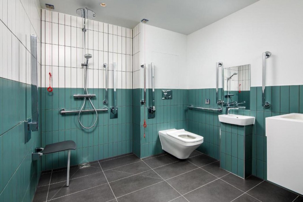 Southgate Hotel London 10/40