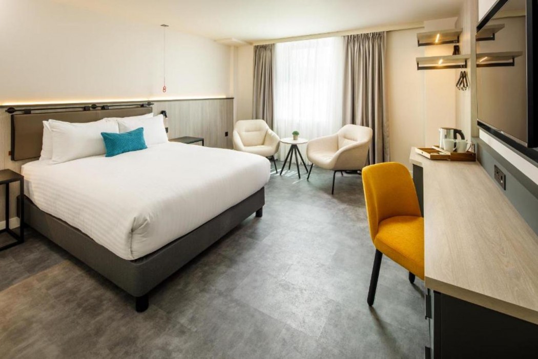 Southgate Hotel London 16/40