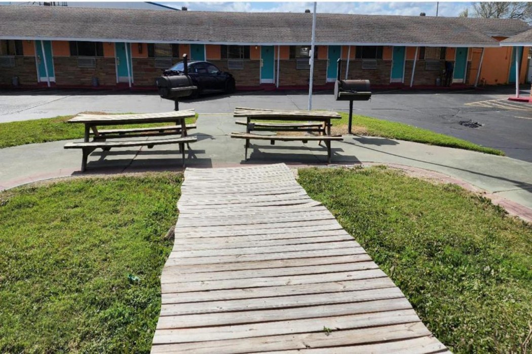 Gulfway Motel By OYO Near Airport I 37 9/30
