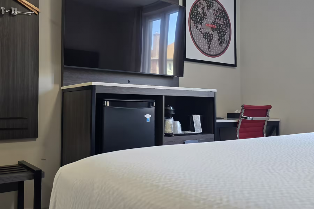 Ramada by Wyndham Brooklyn Empire Blvd 10/50