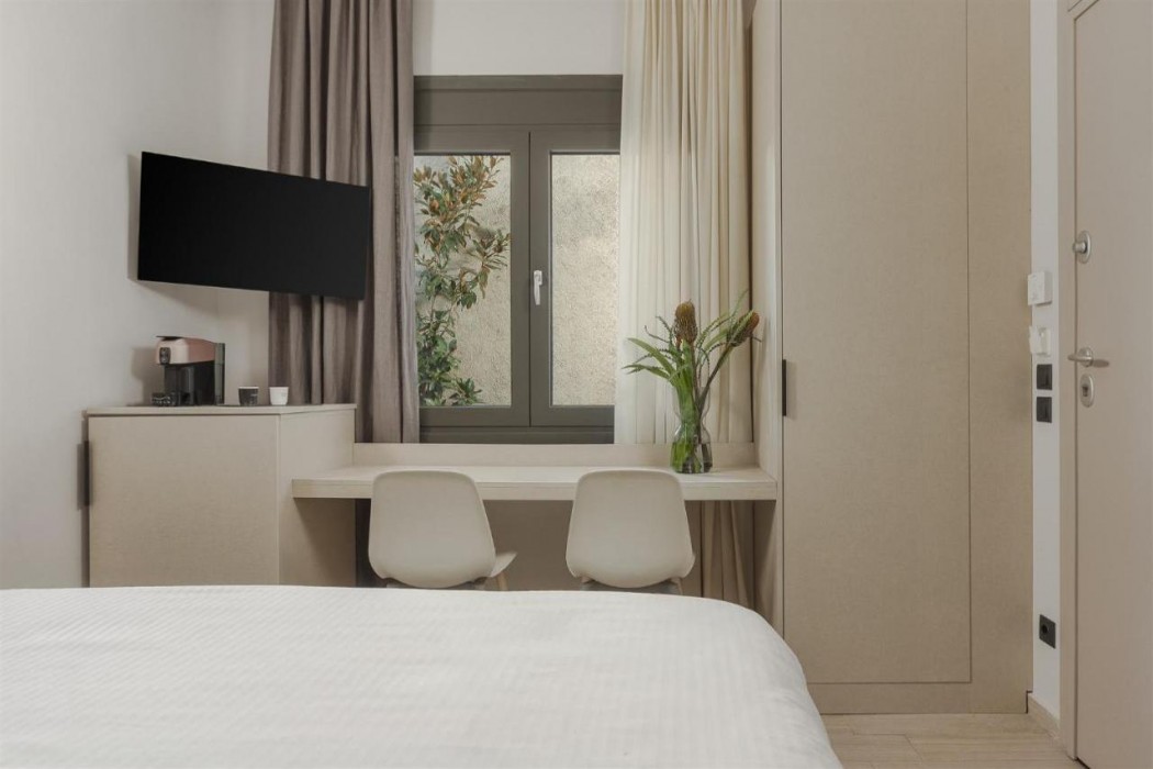 ANVY Stylish Suites 8/16