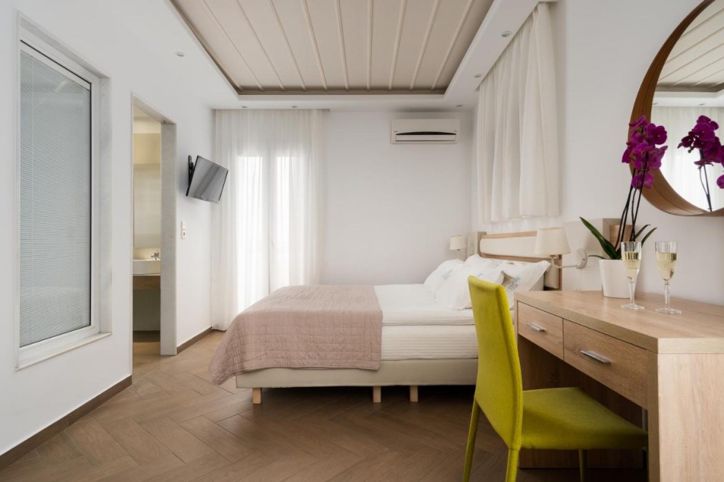 Polis of Naxos Stylish Suites 10/45