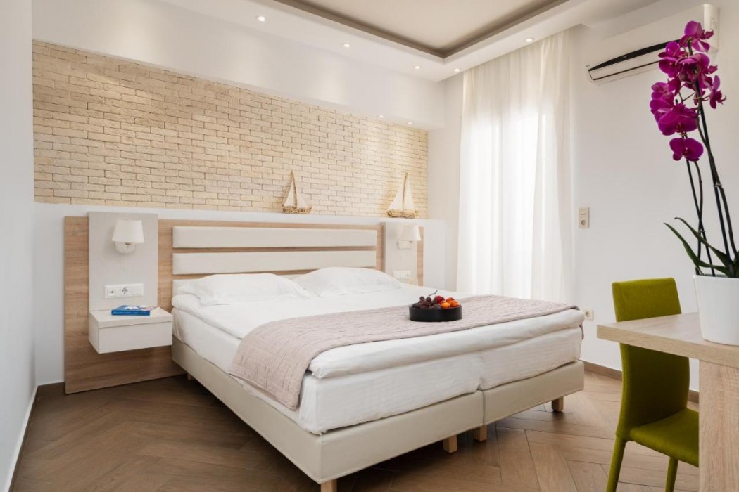 Polis of Naxos Stylish Suites 7/45