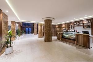 AL Qasr Al Tahlia 2/8