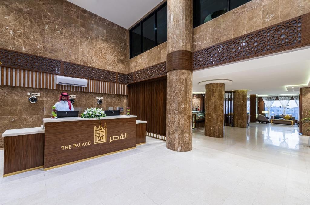 AL Qasr Al Tahlia 3/8