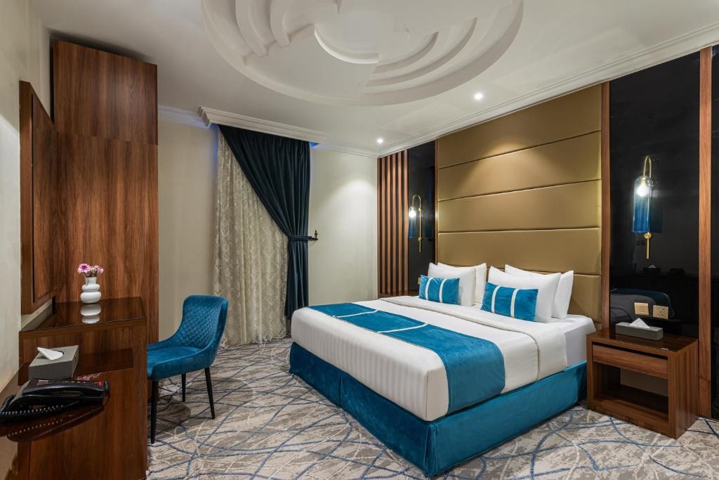 AL Qasr Al Tahlia 4/8