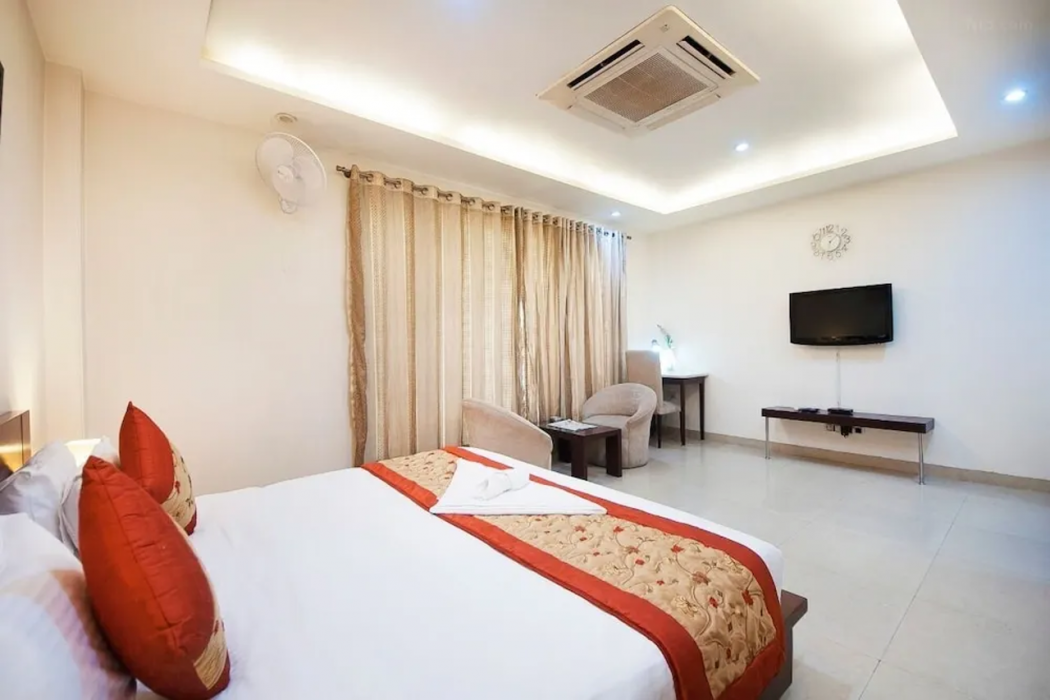 Room at BlueNeck Sec 41 Millennium City Centre, GURGAON