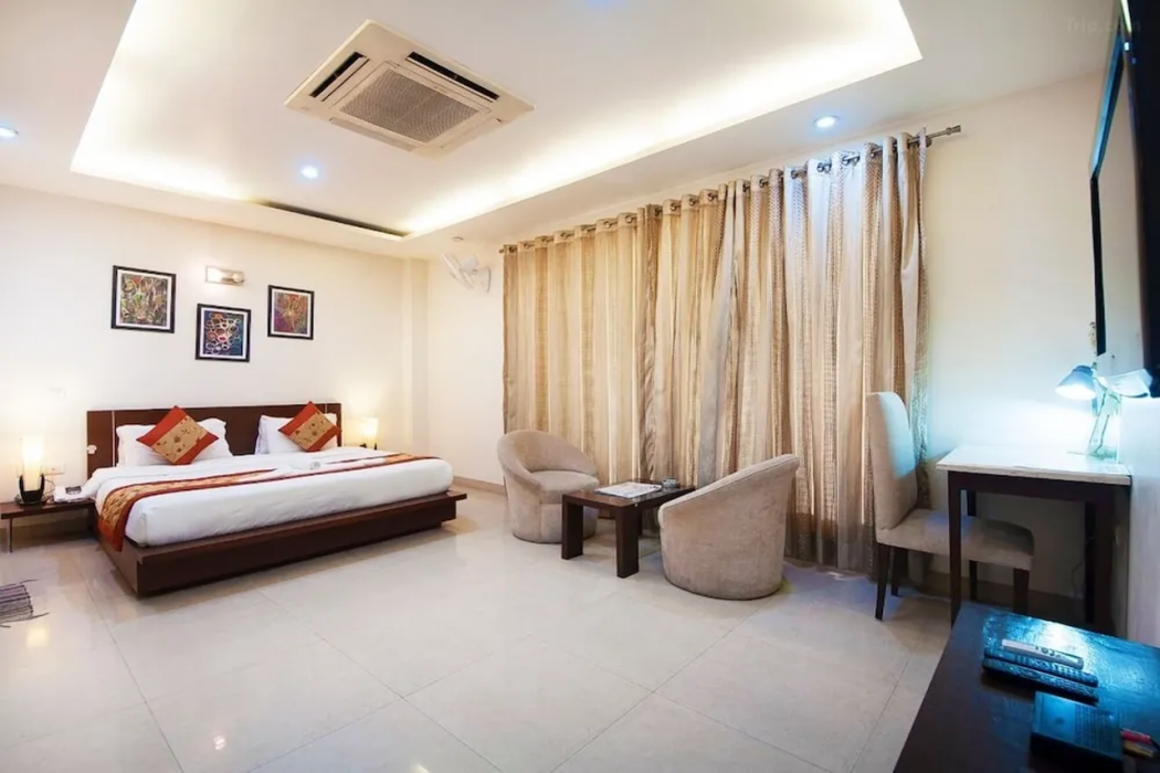 Room at BlueNeck Sec 41 Millennium City Centre, GURGAON