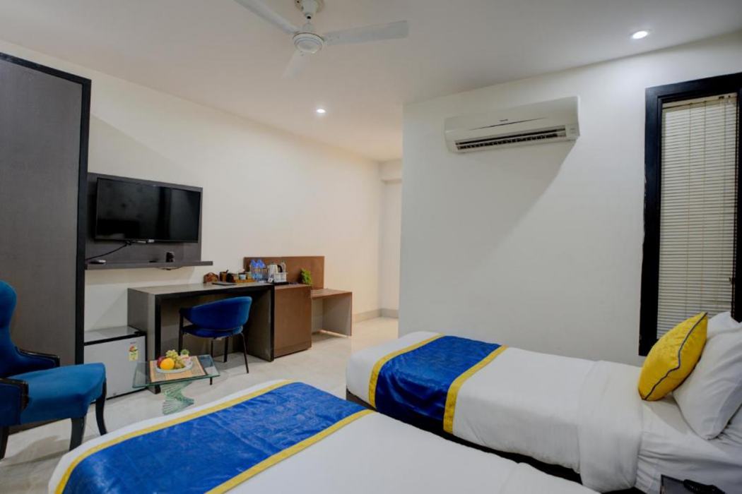BlueNeck Sec 40 Unitech Cyber Park 8/31