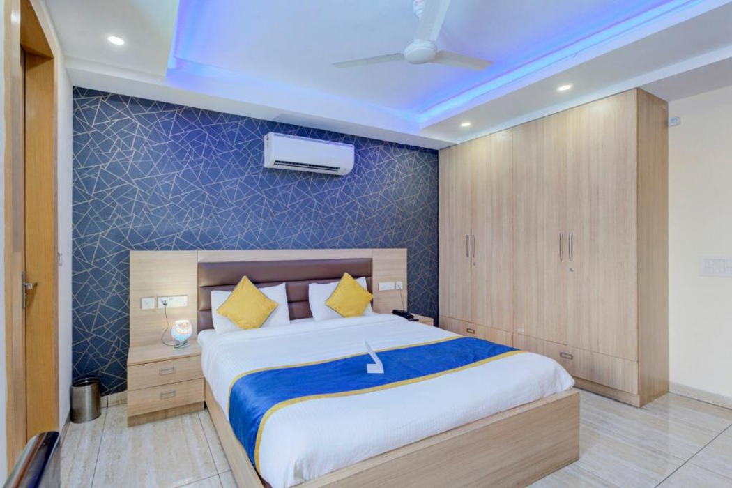 BlueNeck Sec 47 Near Medanta - The Medicity Gurugram 12/43