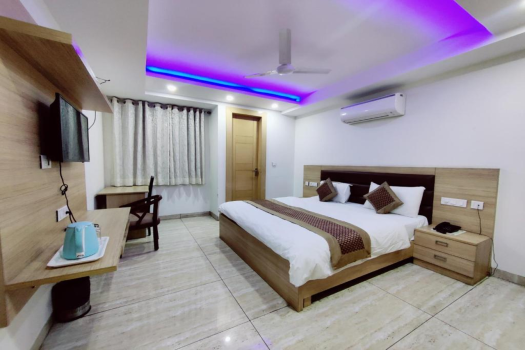 BlueNeck Sec 47 Near Medanta - The Medicity Gurugram 6/43