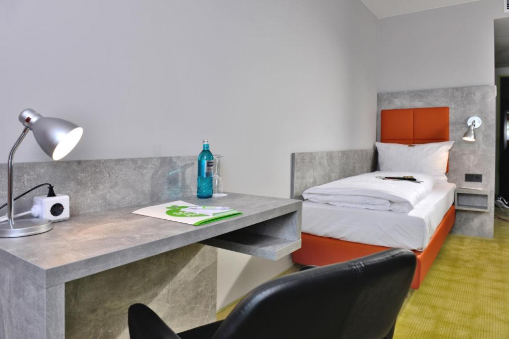 SleepySleepy Hotel Giessen 8/15
