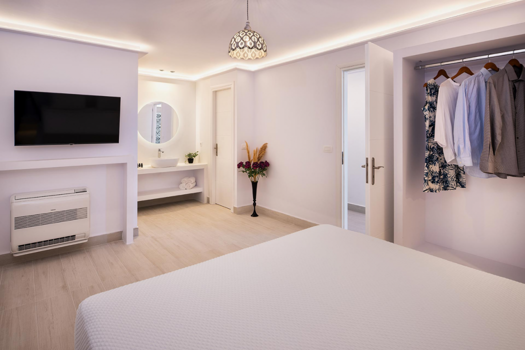 Palm Island Suites Santorini 8/66