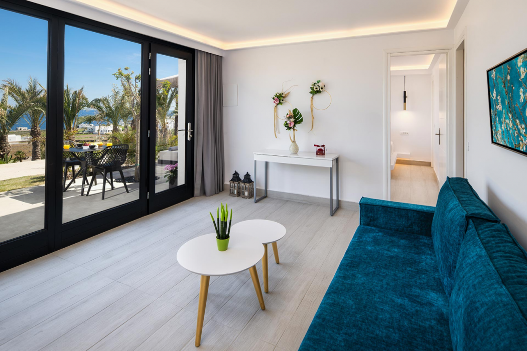 Palm Island Suites Santorini 26/66