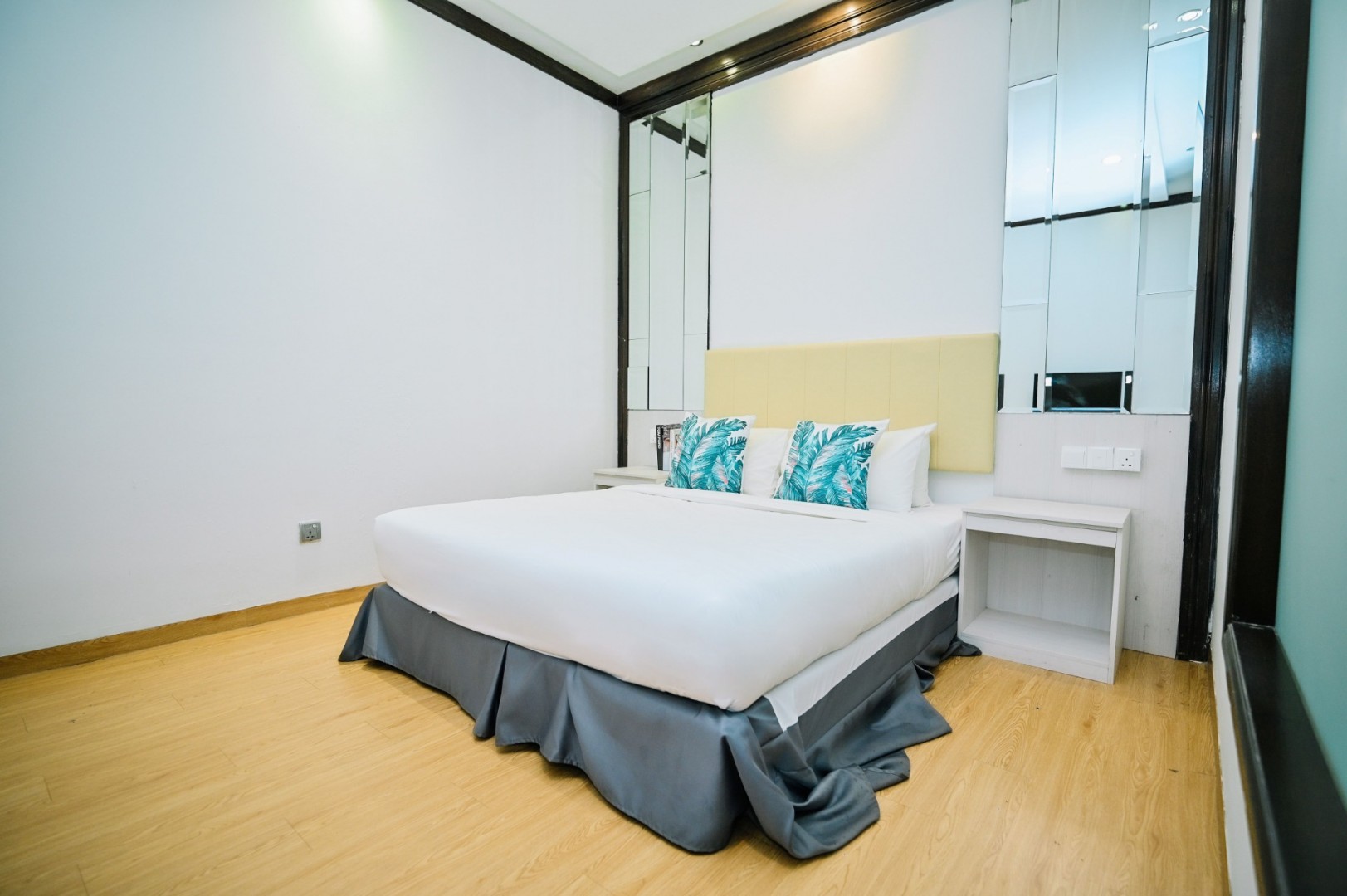 Deluxe King Bed City View