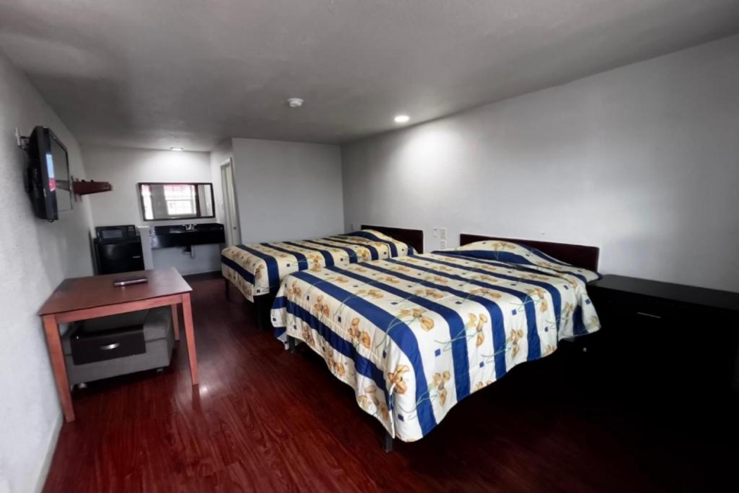 Deluxe Inn Motel By OYO Grand Prairie Interstate 30 8/16