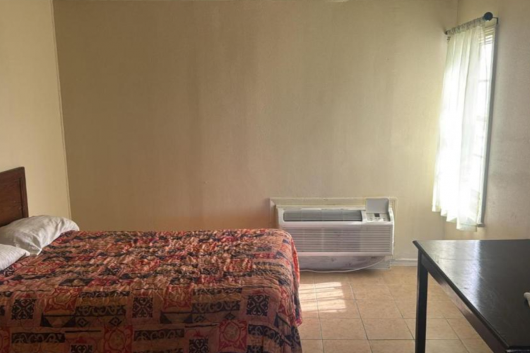 Cole Manor Motel By OYO Love Field Market Center 6/13