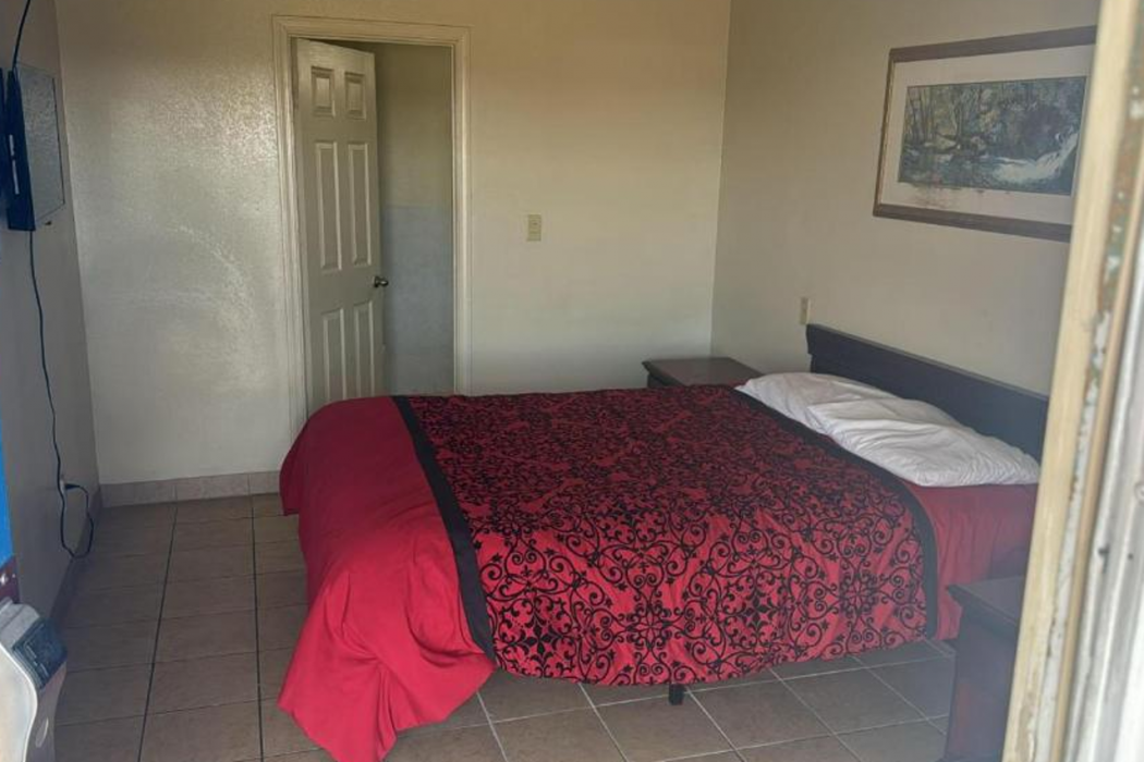 Room at Cole Manor Motel By OYO Love Field Market Center, DALLAS - TX