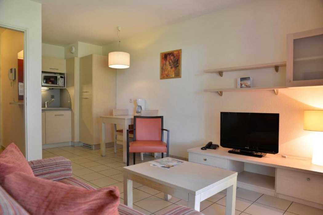 Adonis Divonne-les-bains Residence Du Lac 10/16