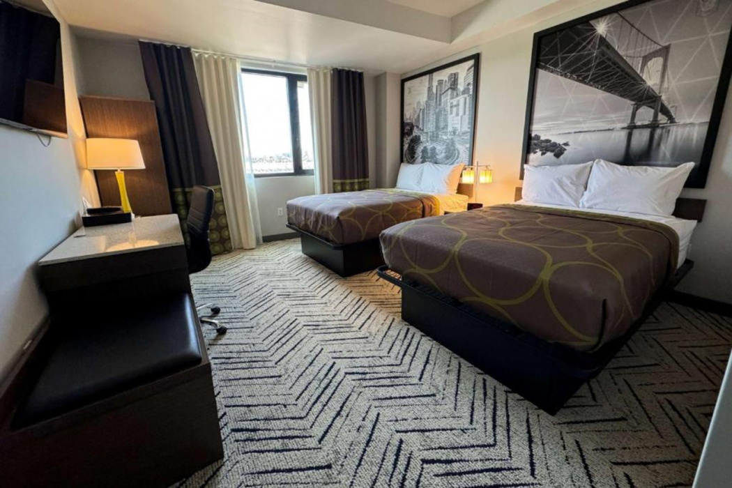Super 8 by Wyndham Bronx Near Stadium 12/40