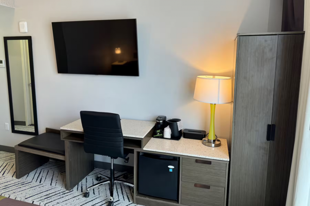 Super 8 by Wyndham Bronx Near Stadium 23/40