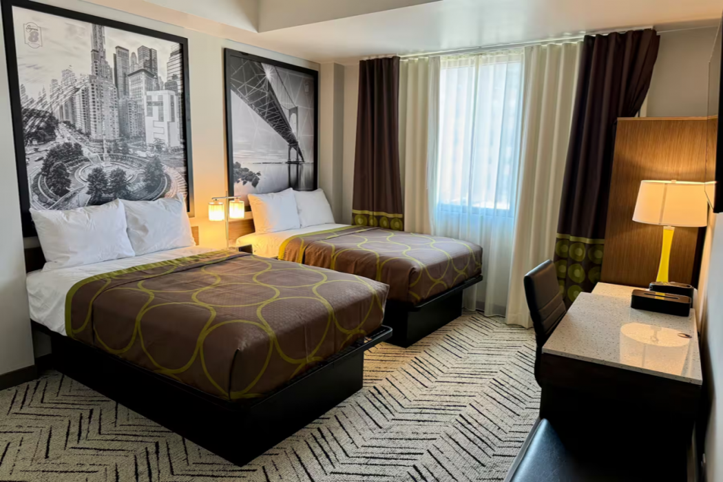 Super 8 by Wyndham Bronx Near Stadium 10/40