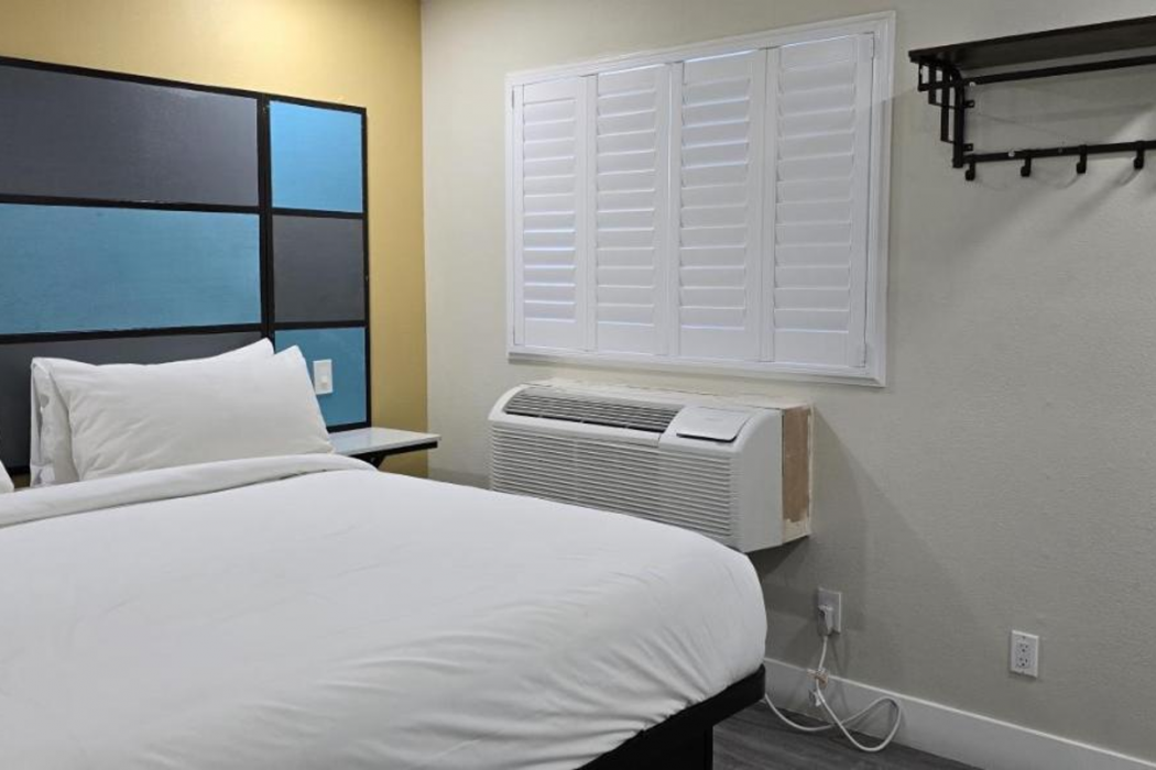 Room at Hotel Avenida Victorville I-15, VICTORVILLE - CA