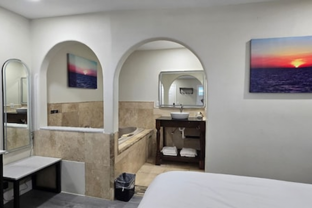 Hotel Avenida Victorville I-15 13/44