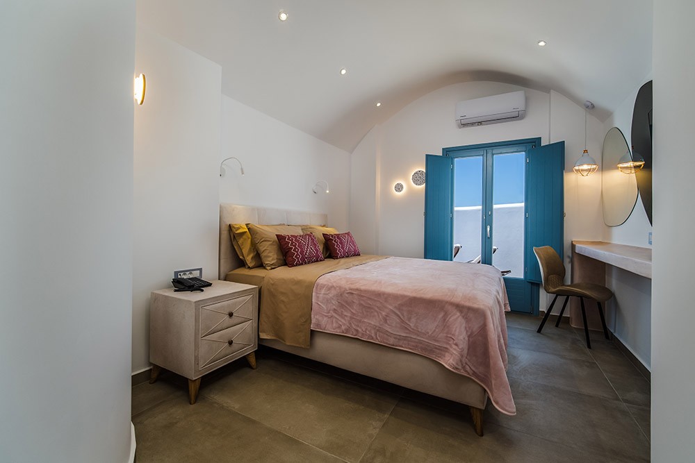 Aegean Blue Suites 8/99