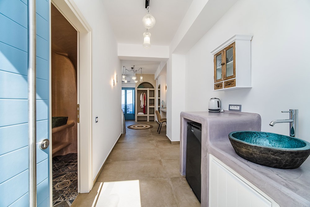 Aegean Blue Suites 16/99