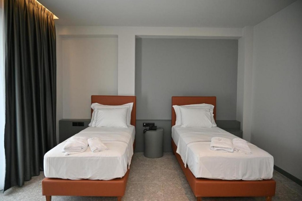 Adria Palace 14/64