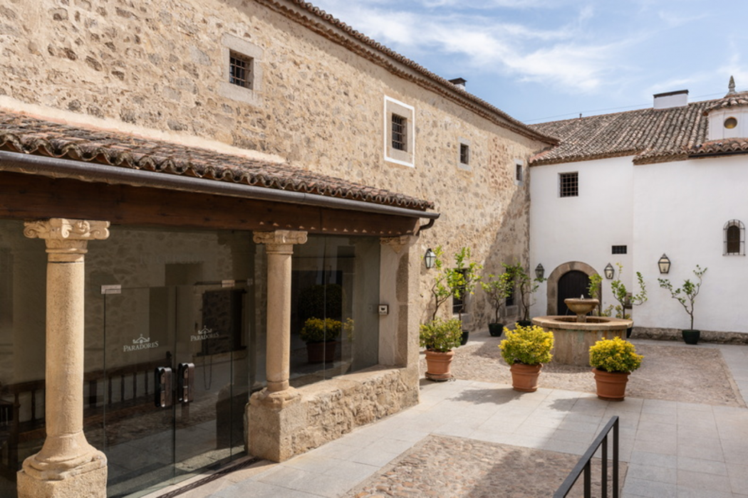 Parador De Trujillo 2/53