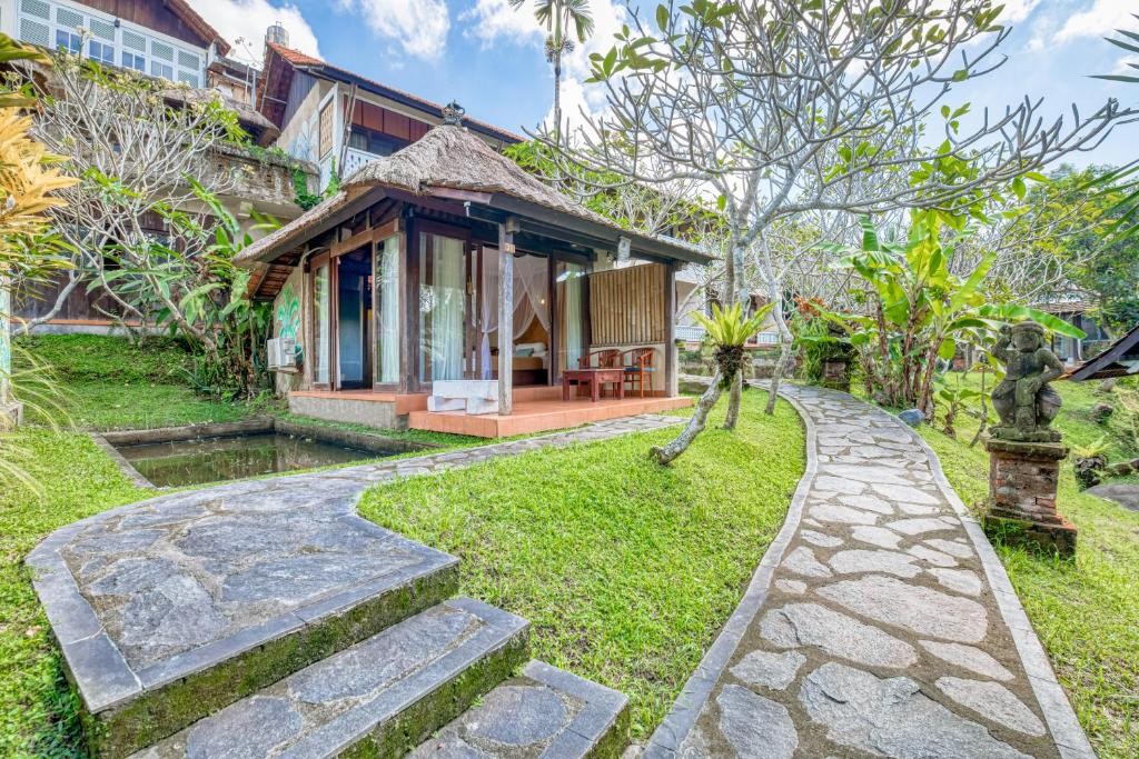 Ubud Sari Health Resort 4/84