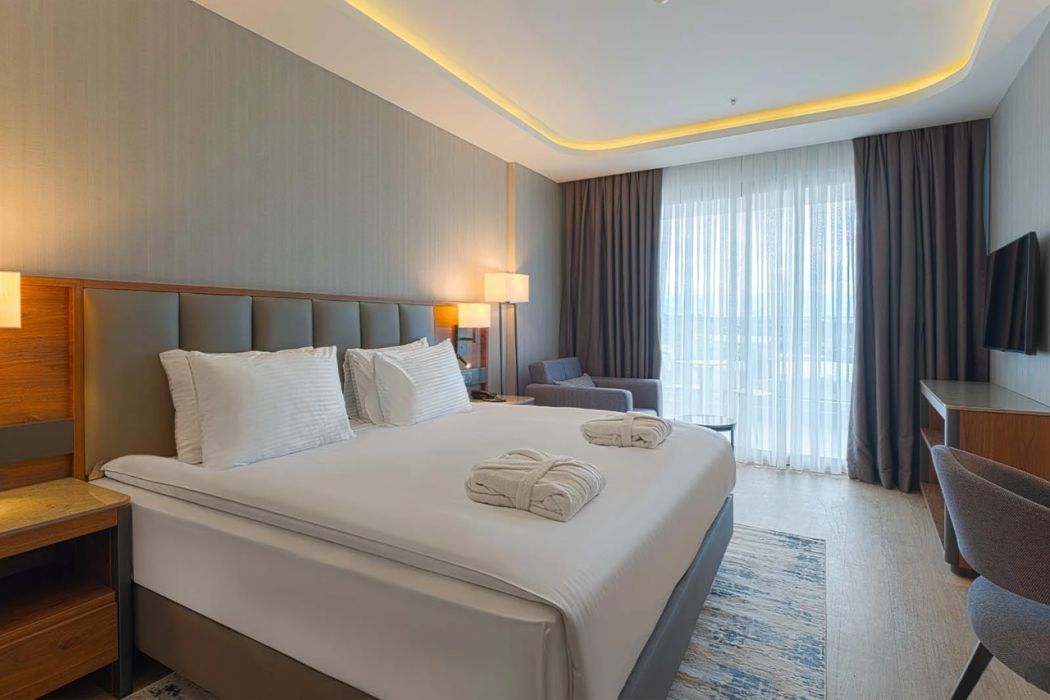 Azura World Hotel 4/46