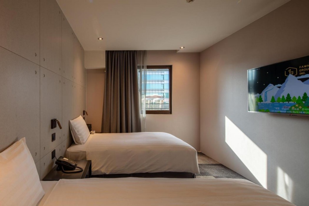 Roaders Plus Hotel Theme 7/60